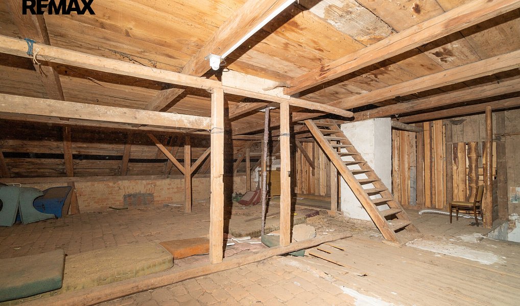 Prodej domu 226 m² s pozemkem 2 380 m², Hošťálkovy – náhled fotky 20