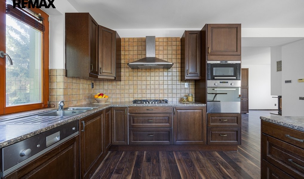 Prodej domu 210 m² s pozemkem 1 140 m², Praha – náhled fotky 6