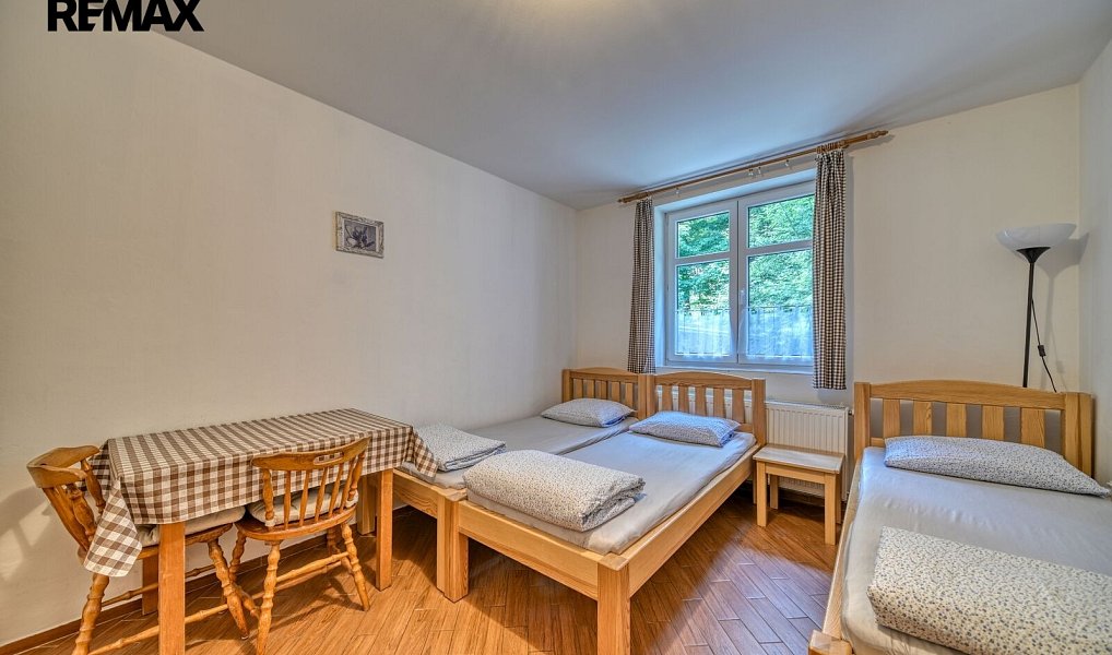 Prodej domu 215 m² s pozemkem 987 m², Radvanice – náhled fotky 14