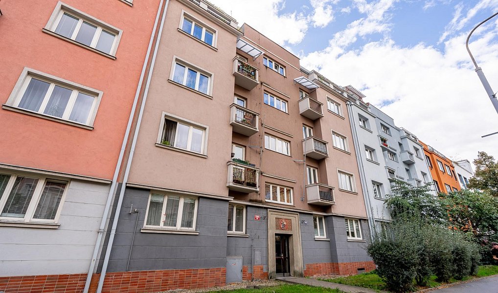 Prodej bytu 2+1 74 m², Praha – náhled fotky 3