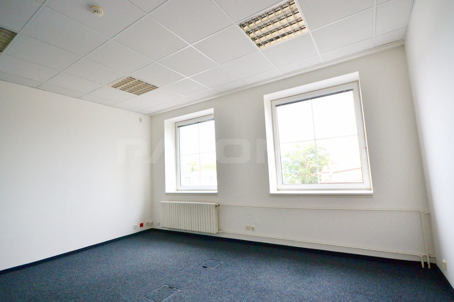 Pronájem kanceláře 70 m² – fotografie 2