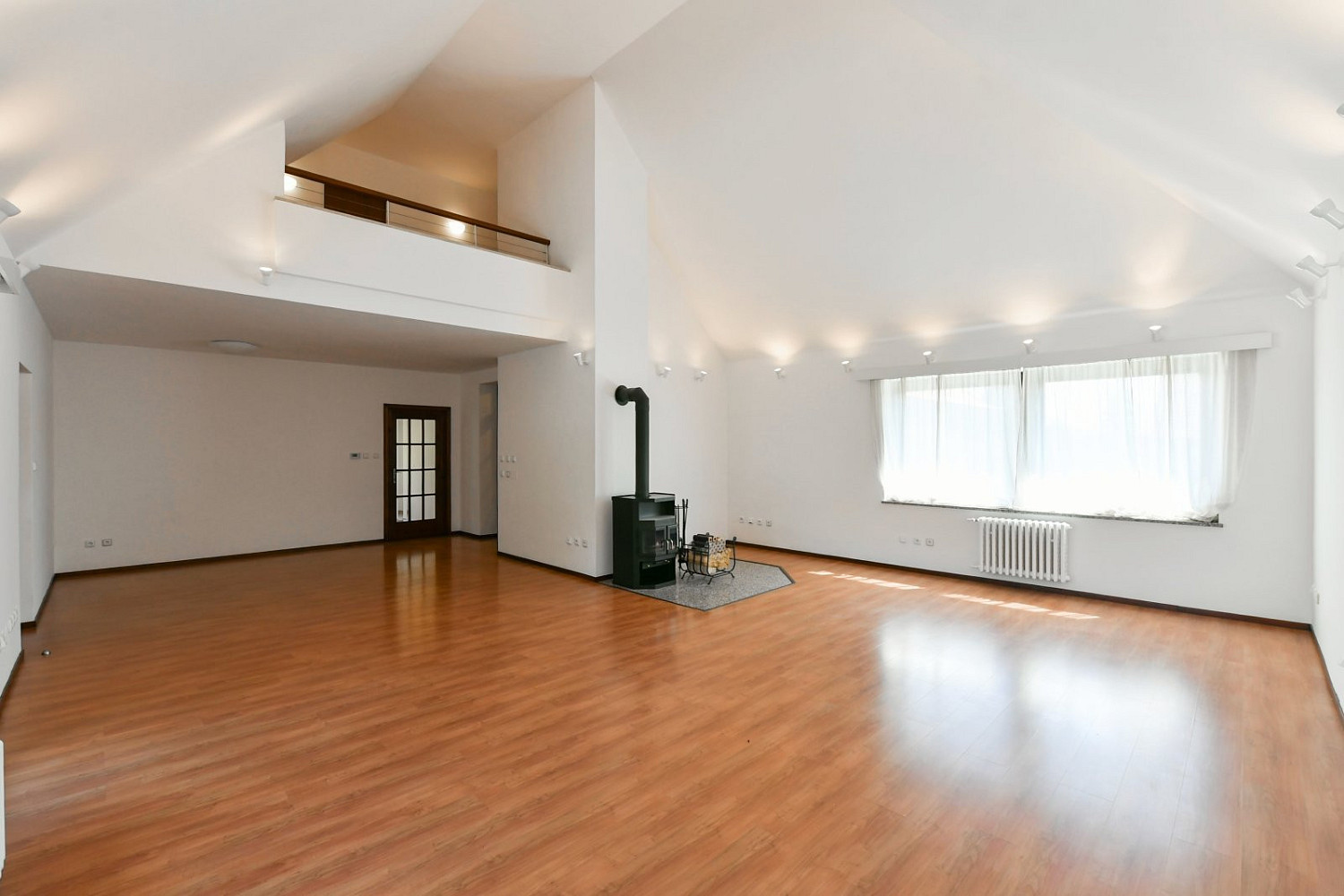 Pronájem domu 417 m² s pozemkem 1 100 m² – fotografie 5
