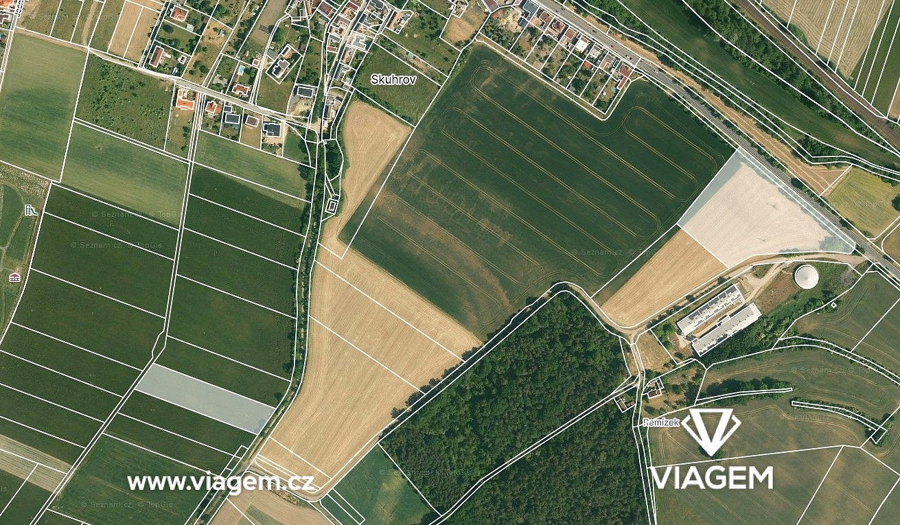 Prodej pole 2 045 m²