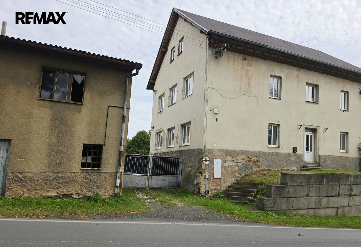 Prodej domu 240 m² s pozemkem 1 421 m²