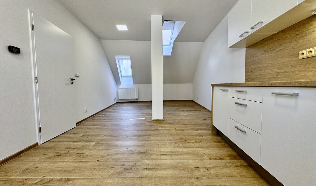 Pronájem bytu 2+kk 52 m², Znojmo – náhled fotky 3