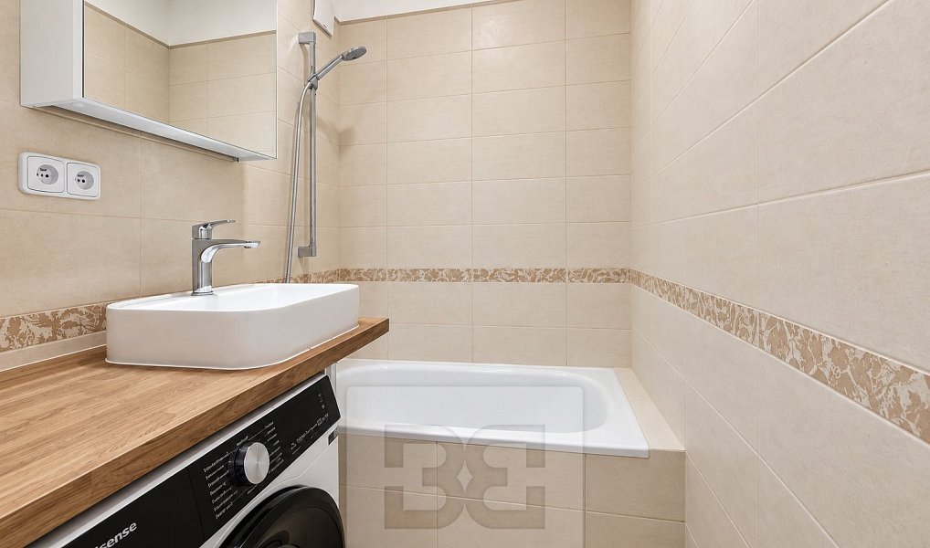 Pronájem bytu 1+kk 29 m², Praha – náhled fotky 8