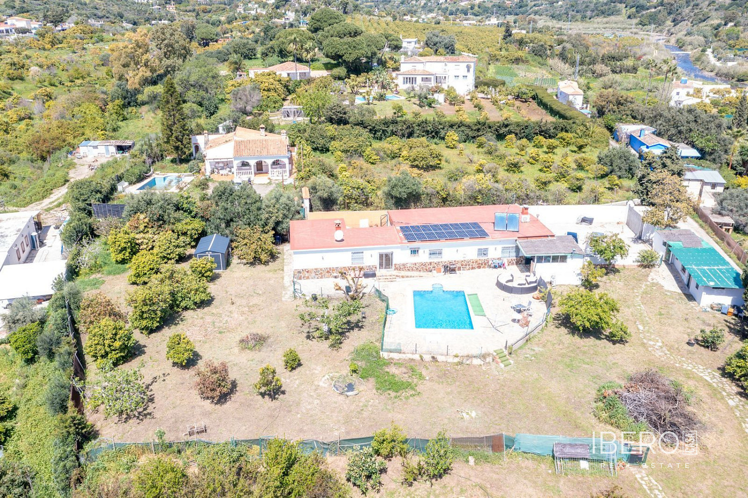Prodej domu 369 m² s pozemkem 3 735 m² — photo 2