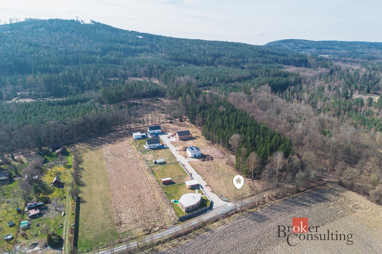 Prodej stavebního pozemku 929 m² – fotografie 2