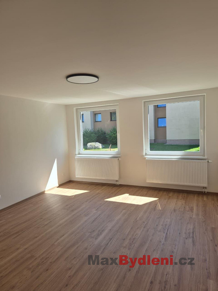 Pronájem bytu 3+1 77 m² – fotografie 3