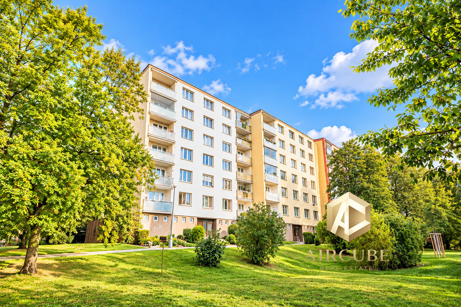 Pronájem bytu 2+kk 42 m²