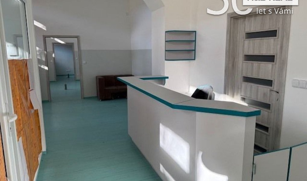 Pronájem obchodních prostor 200 m², Vsetín – náhled fotky 10
