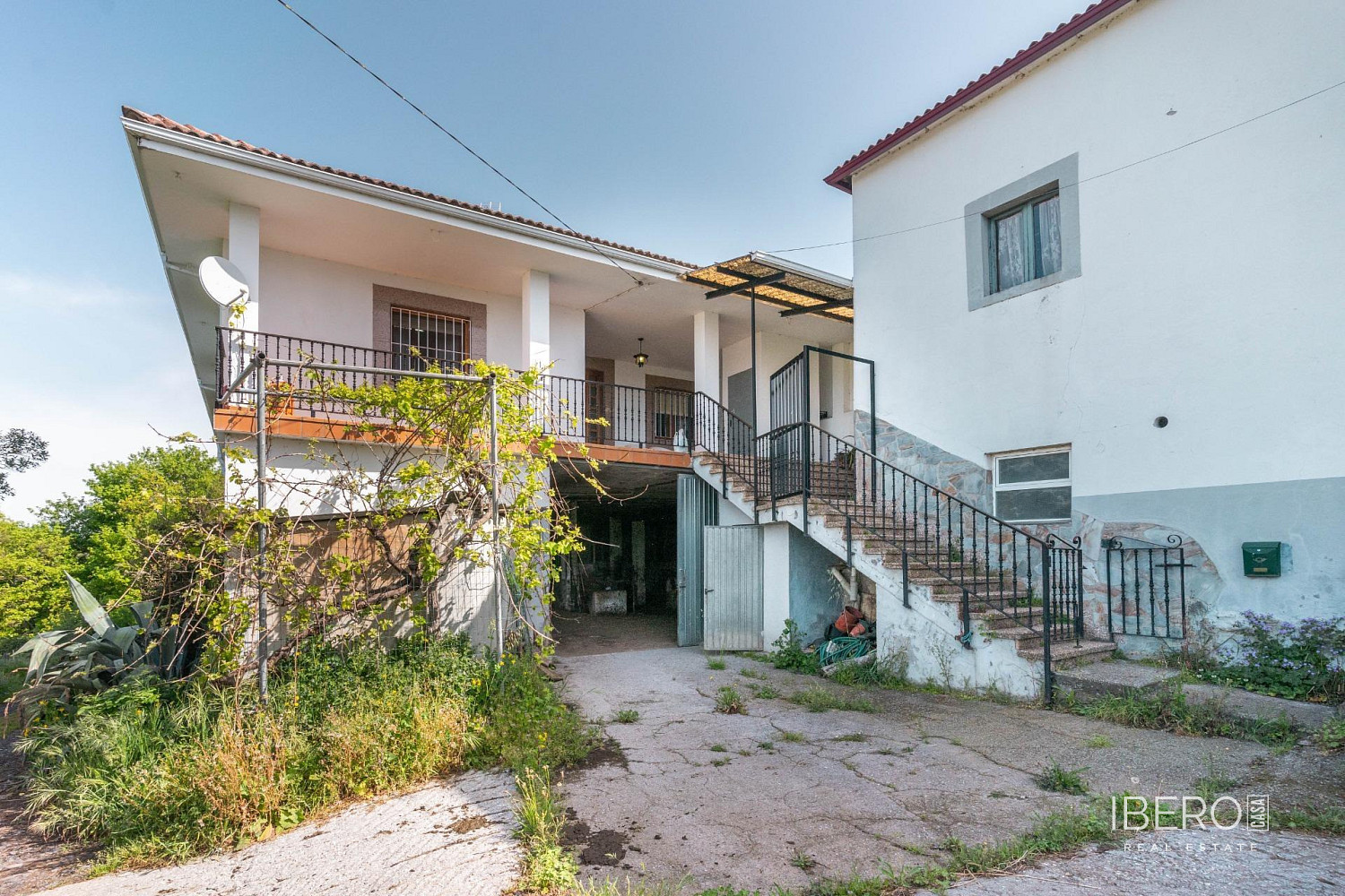 Prodej domu 24 437 m² s pozemkem 23 922 m²