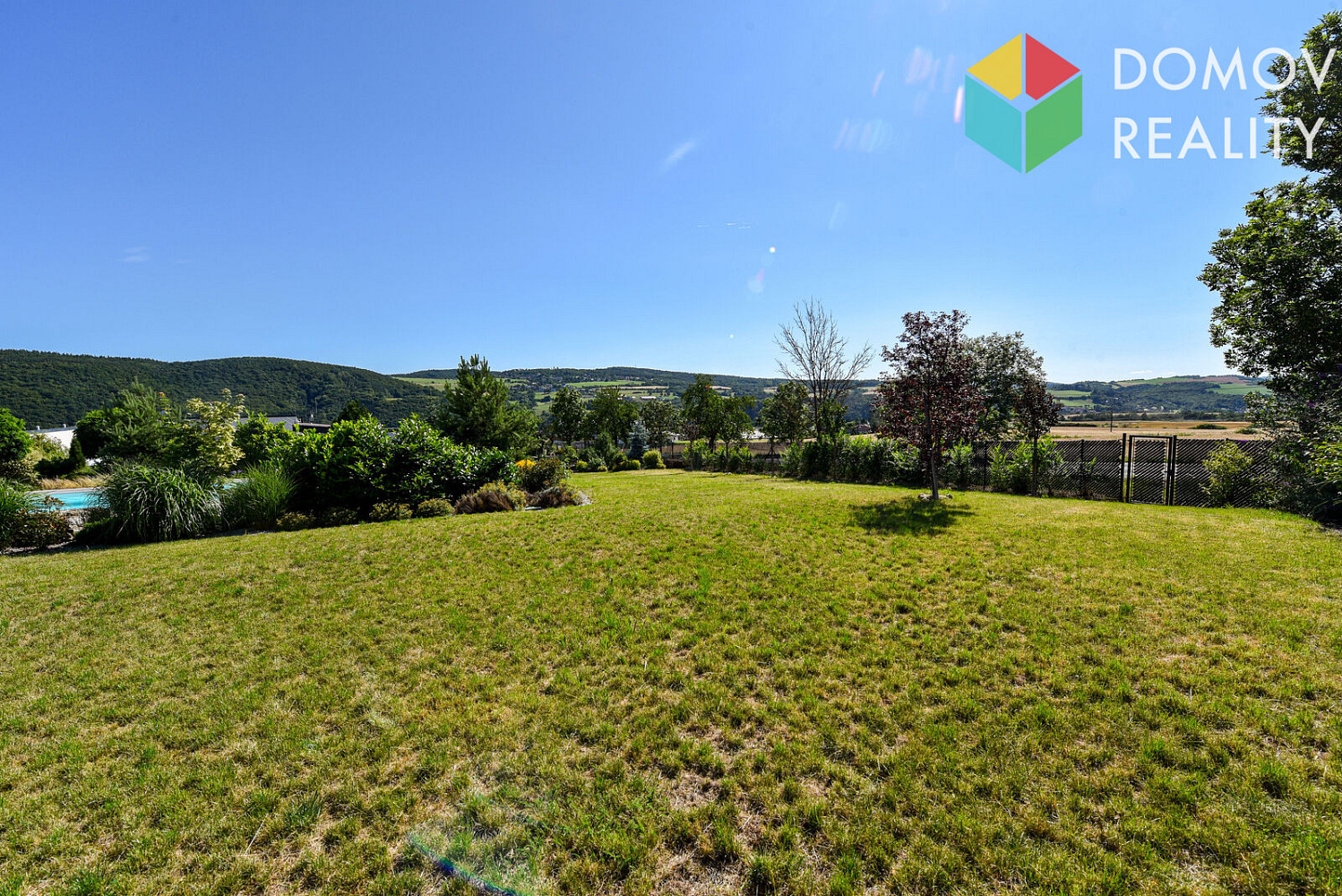 Prodej stavebního pozemku 1 390 m² – fotografie 2
