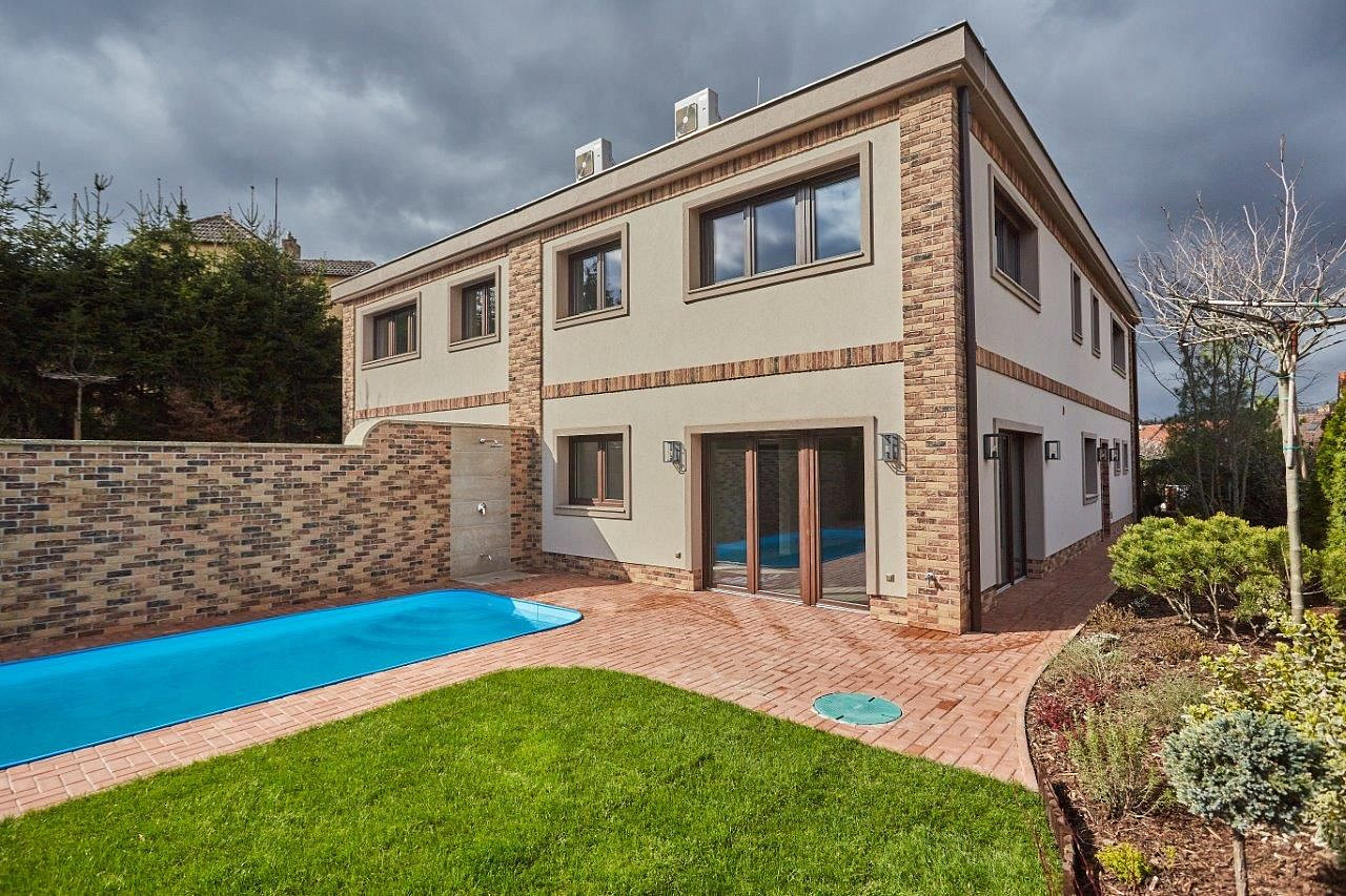 Pronájem domu 184 m² s pozemkem 432 m²