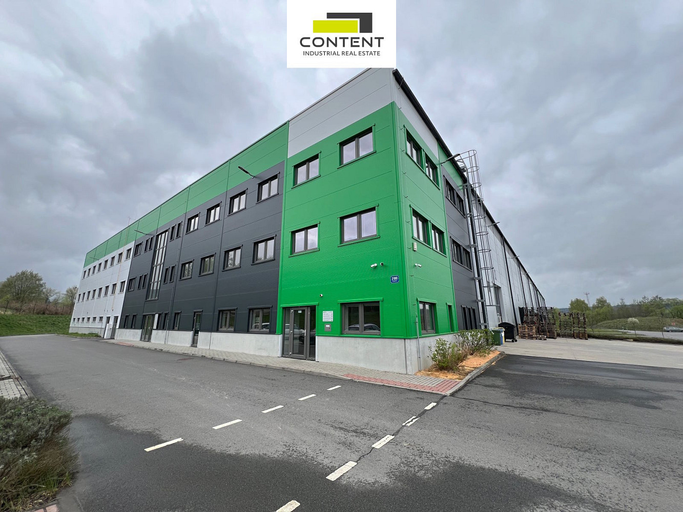 Pronájem skladovacích prostor 900 m²
