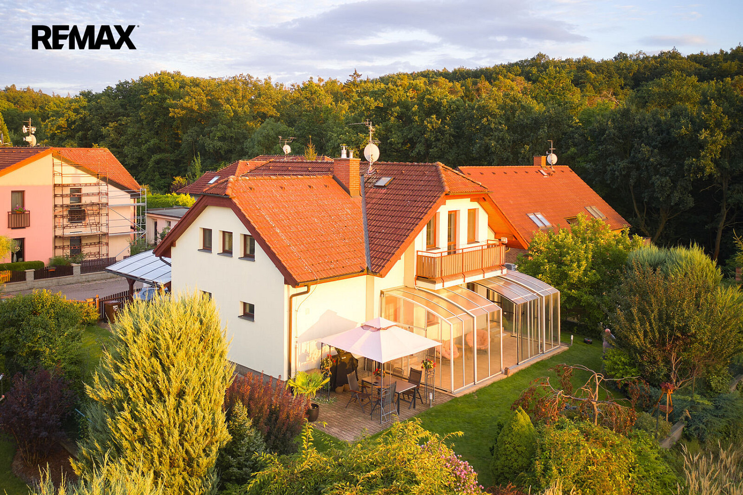 Prodej domu 210 m² s pozemkem 1 003 m²
