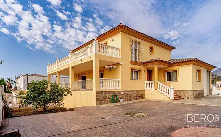 Prodej domu 513 m² s pozemkem 1 833 m², La Nucia, Španělsko