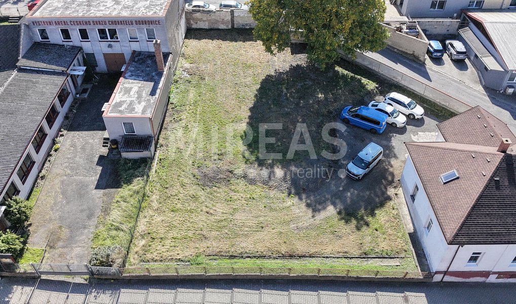 Prodej stavebního pozemku 714 m², Dobrovice – náhled fotky 3