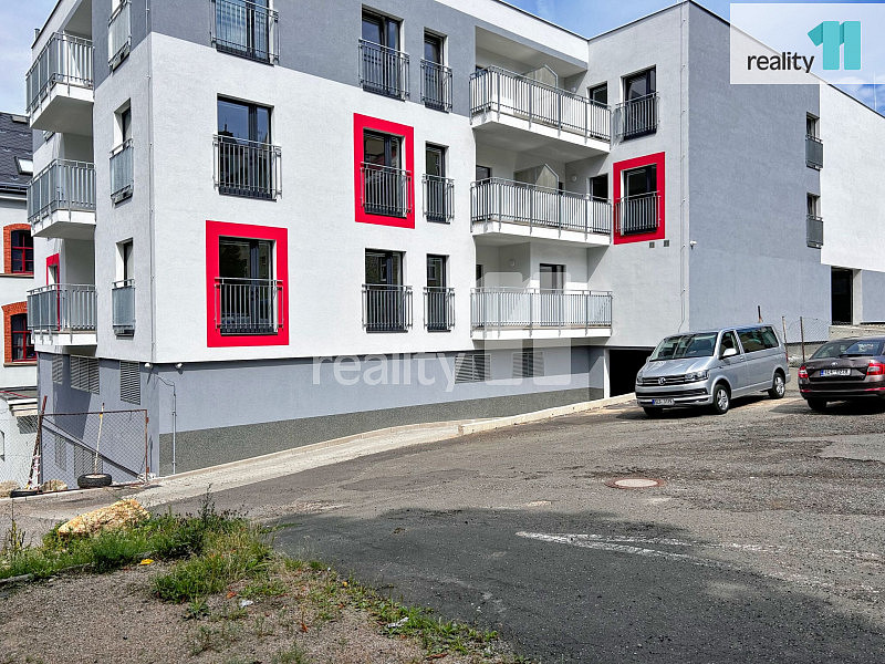 Pronájem parkování v kryté garáži, 11 m2, liberec — photo 2