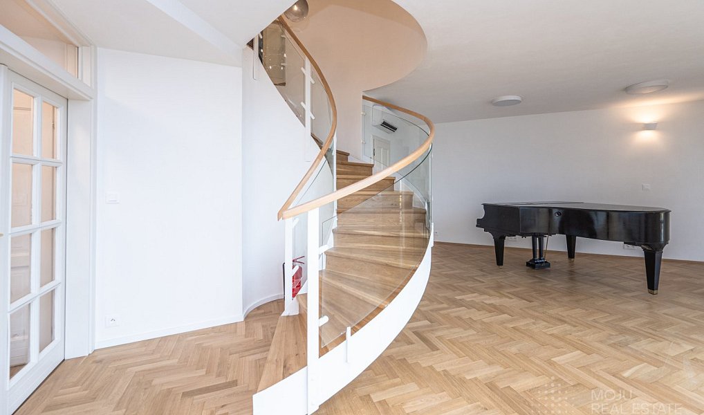 Pronájem bytu 4+1 227 m², Praha – náhled fotky 4