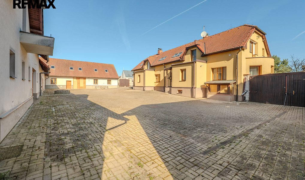 Prodej domu 1 145 m² s pozemkem 3 526 m², Petříkov – fotka 1 z 27