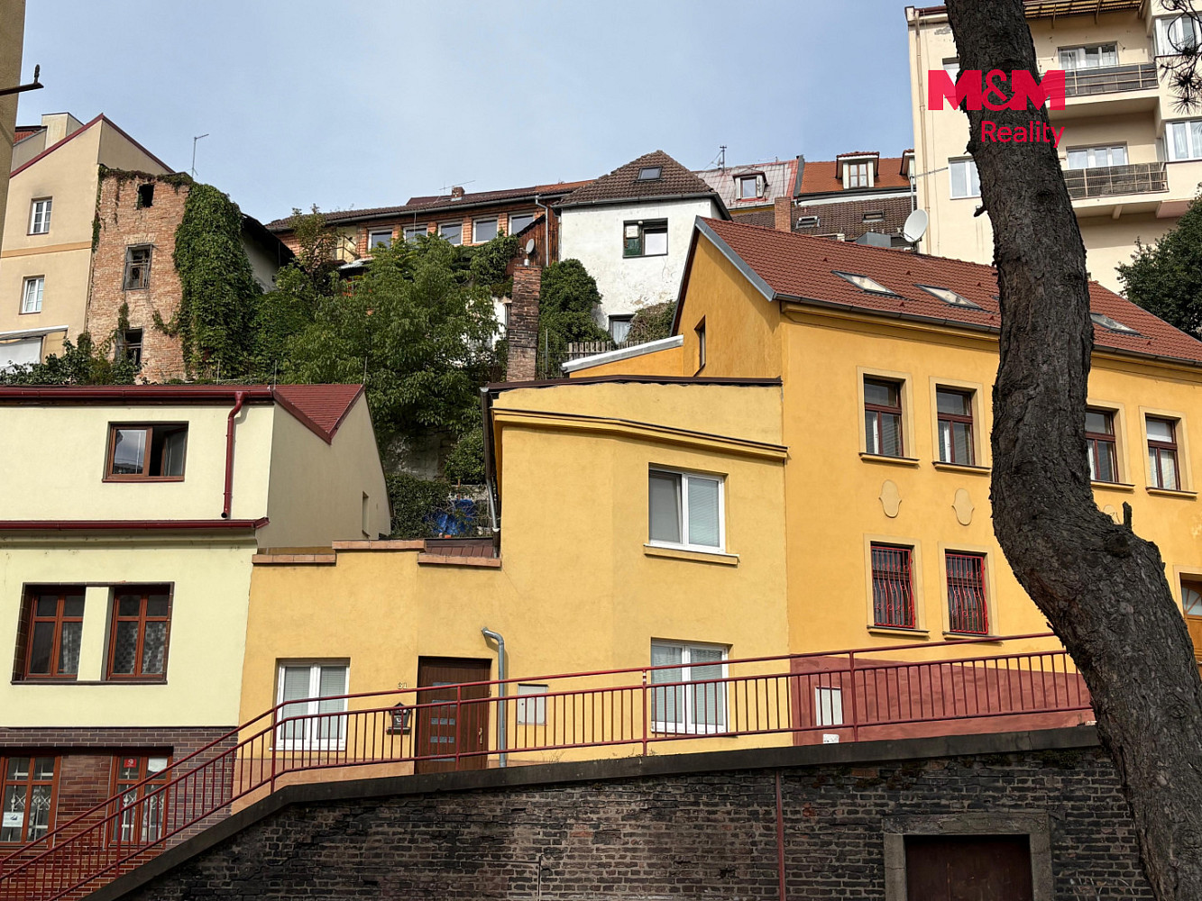 Prodej nájemního domu, činžáku 300 m² – fotografie 2