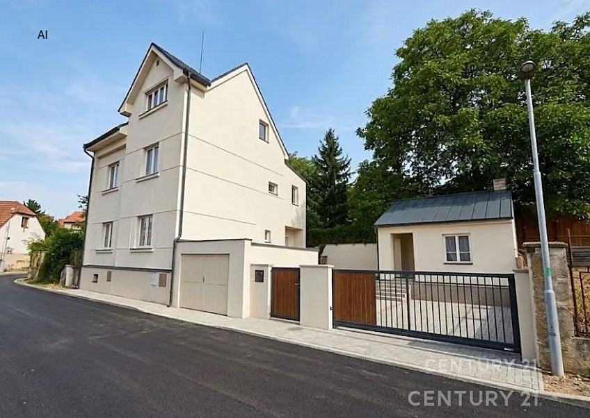 Prodej domu 200 m² s pozemkem 437 m²