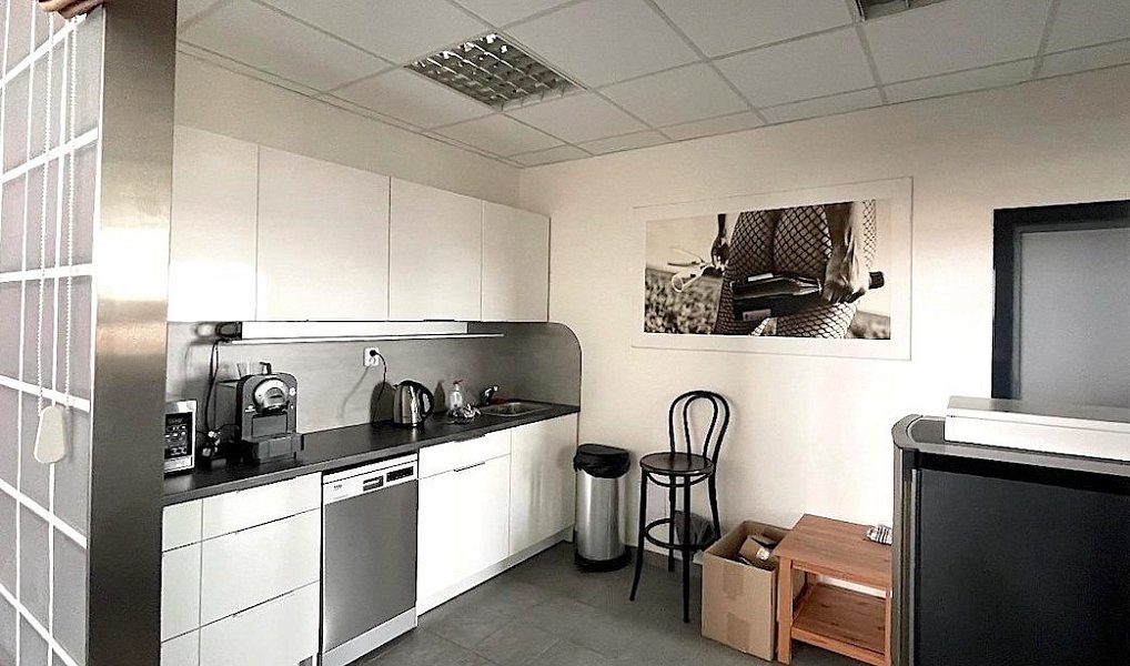 Pronájem kanceláře 144 m², Dolní Břežany – náhled fotky 5