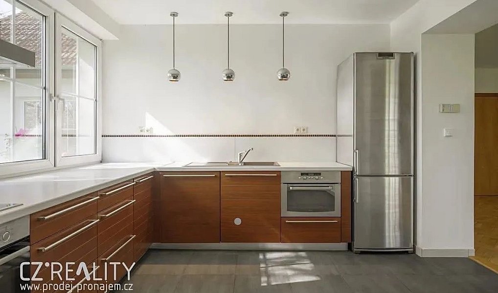 Prodej domu 300 m² s pozemkem 1 300 m², Praha – náhled fotky 4