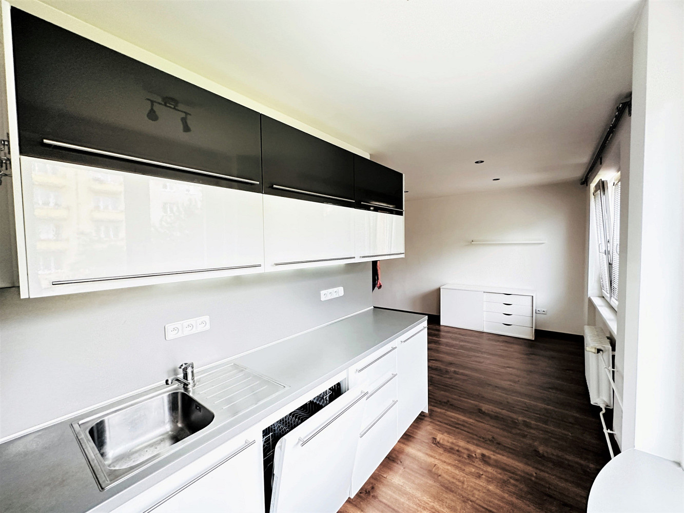 Pronájem bytu 3+kk 63 m² – fotografie 3