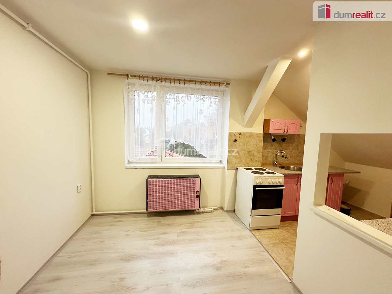 Pronájem bytu 2+1 65 m² – fotografie 2