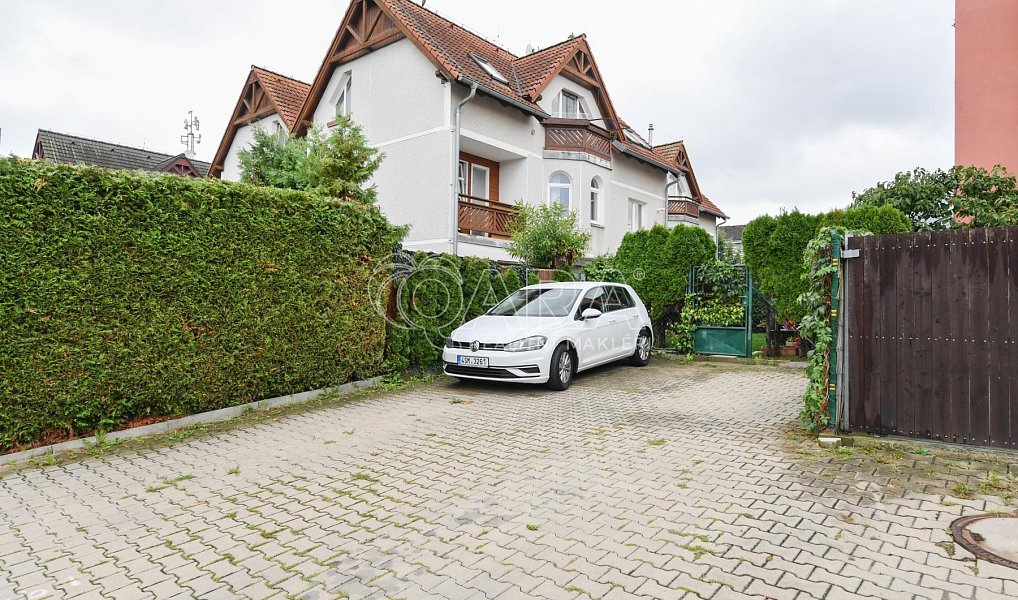 Prodej bytu 3+kk 77 m², Nupaky – náhled fotky 27