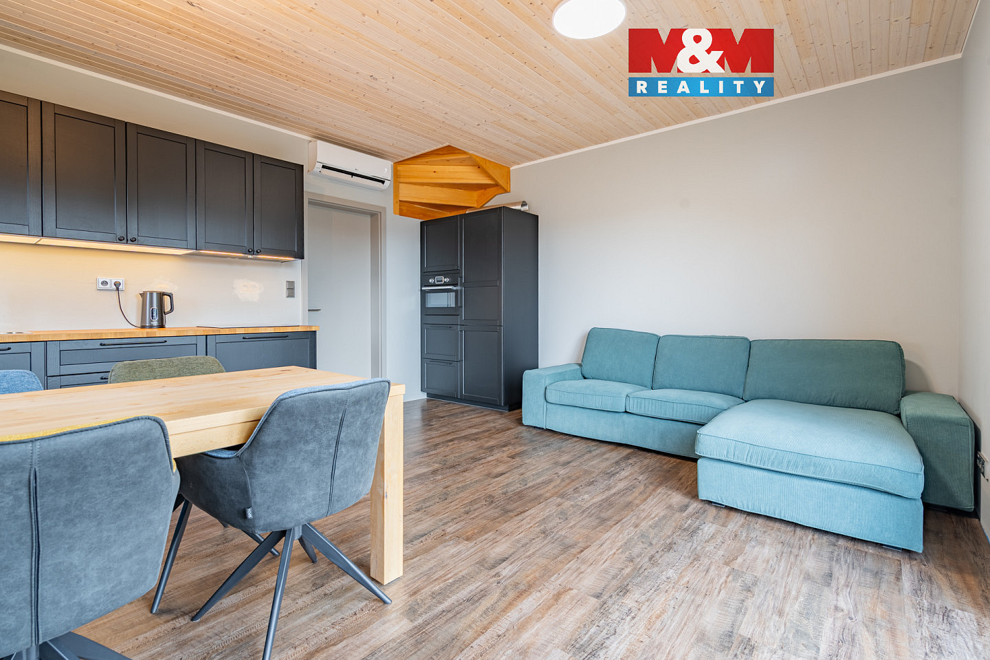 Prodej domu 147 m² s pozemkem 943 m² — photo 2