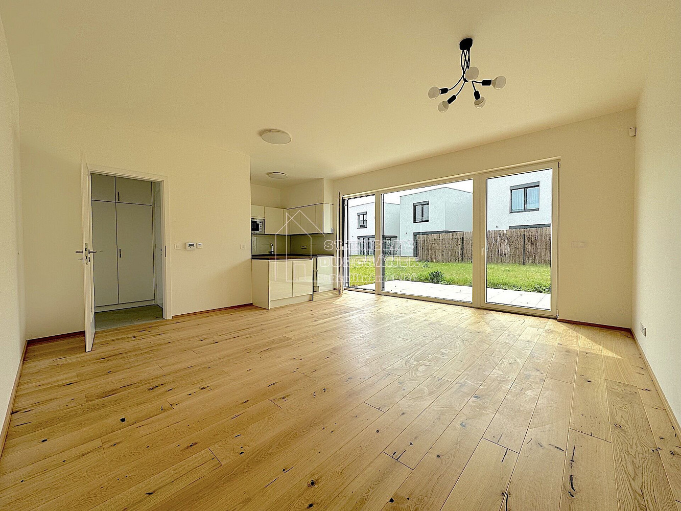 Pronájem domu 130 m² s pozemkem 230 m² — photo 3