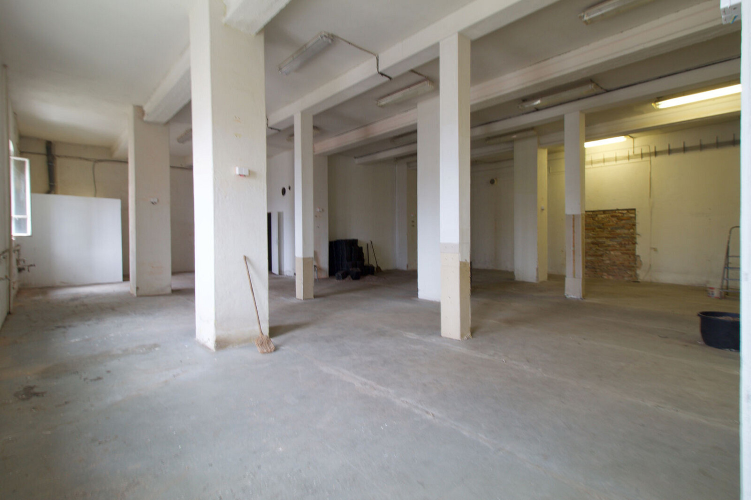 Pronájem skladovacích prostor 140 m² – fotografie 4