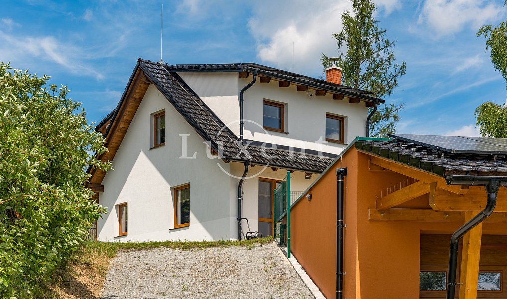 Prodej domu 186 m² s pozemkem 1 808 m², Horní Planá – náhled fotky 3