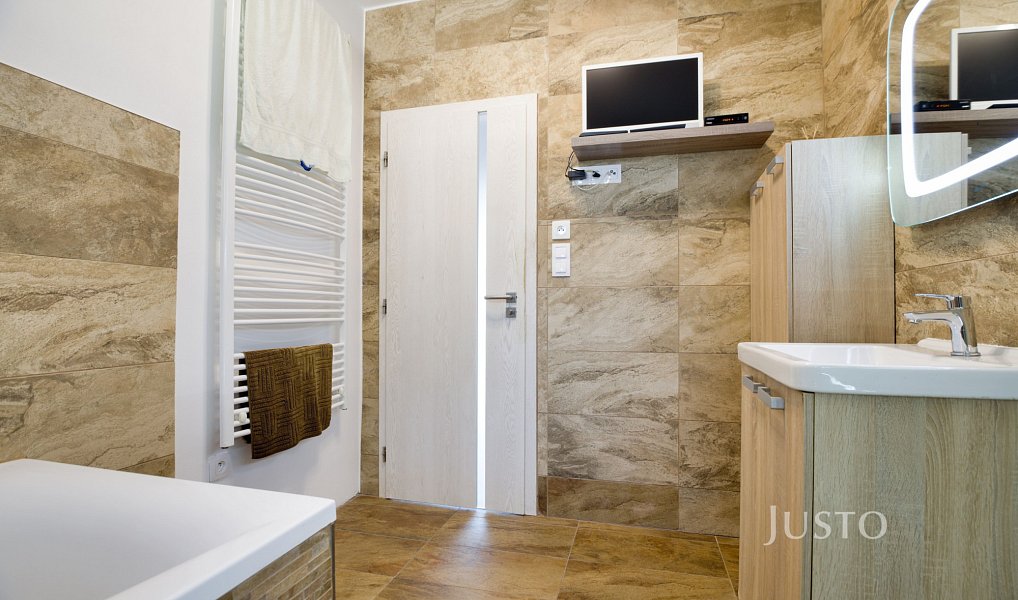 Prodej domu 227 m² s pozemkem 1 747 m², Teplice – náhled fotky 24