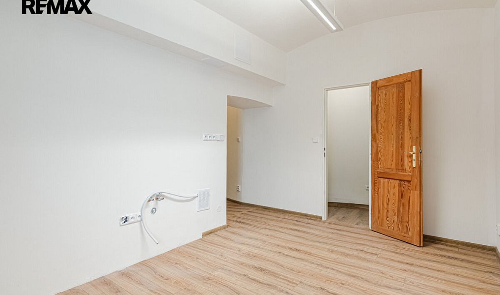 Prodej kanceláře 68 m², Kladno – náhled fotky 10