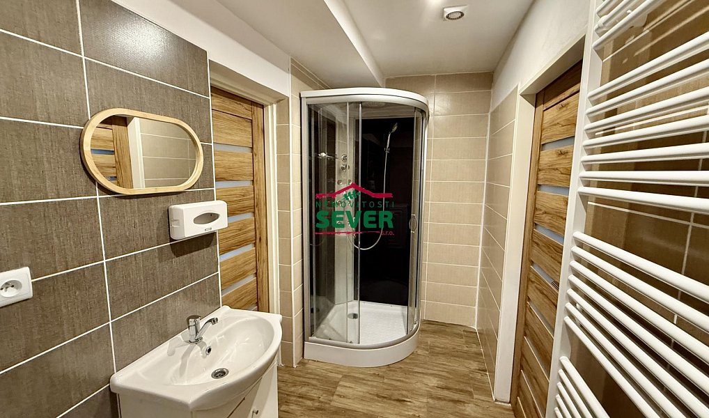 Prodej domu 220 m² s pozemkem 1 576 m², Louny – náhled fotky 18