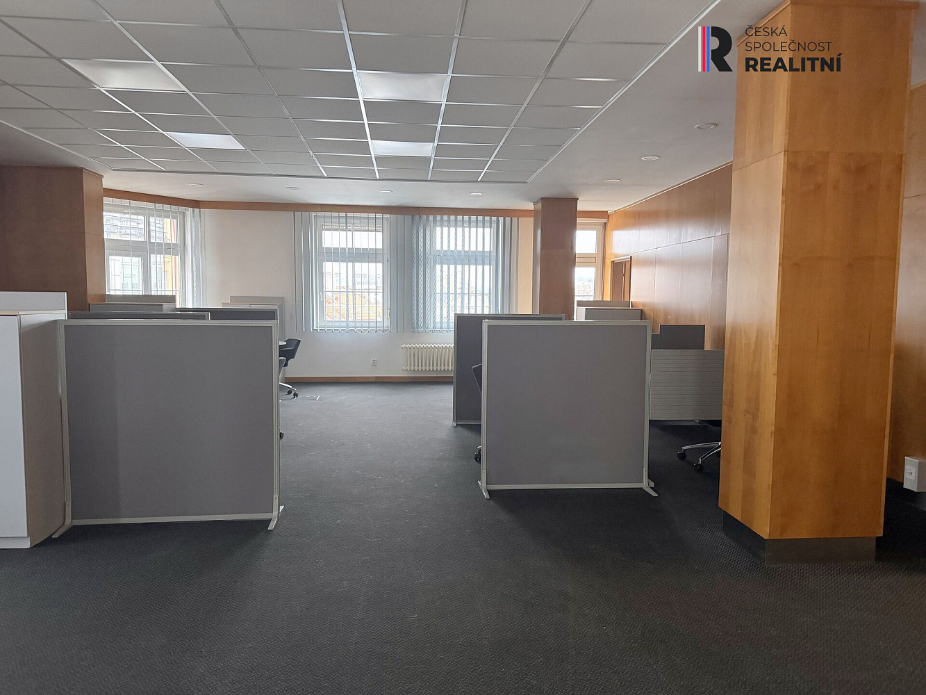 Pronájem kanceláře 411 m² – fotografie 4