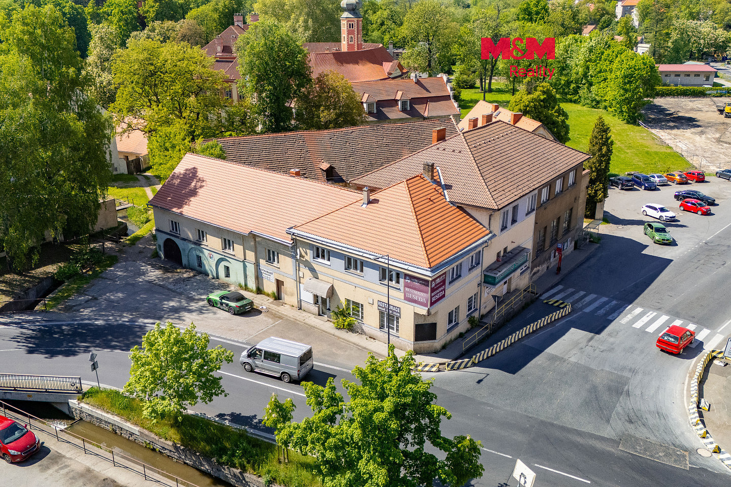 Prodej nájemního domu, činžáku 1 120 m²