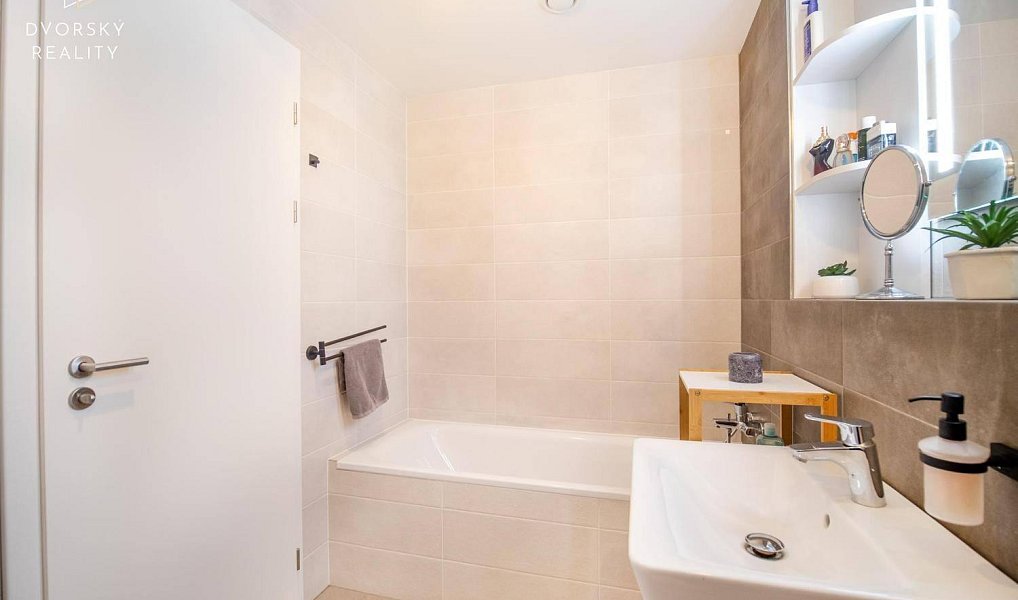 Prodej bytu 3+kk 106 m², Liberec – náhled fotky 10