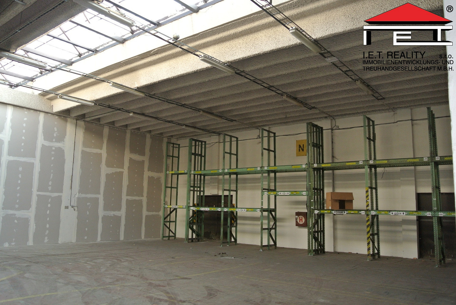 Pronájem skladovacích prostor 992 m² — photo 2