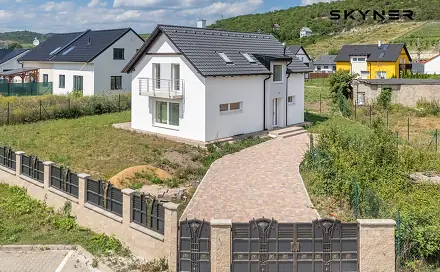Prodej domu 130 m² s pozemkem 494 m², Žalhostice, okres Litoměřice
