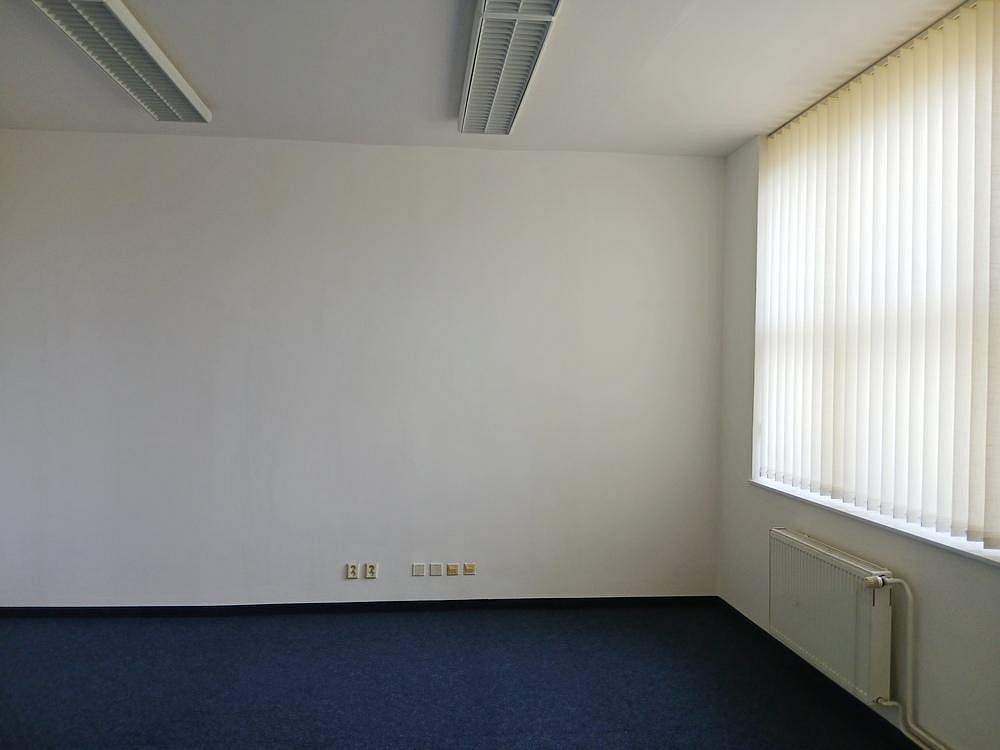 Pronájem kanceláře 30 m² — photo 4
