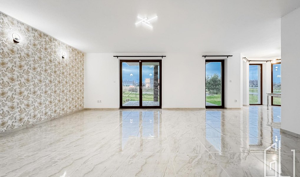 Prodej domu 317 m² s pozemkem 1 674 m², Trnová – náhled fotky 5