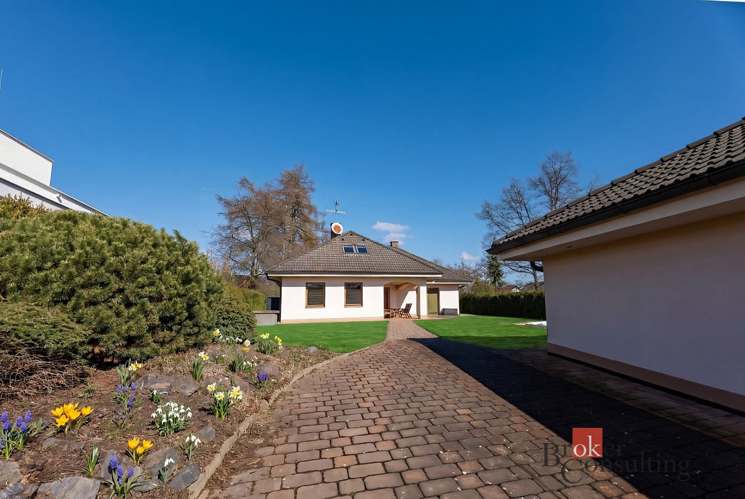Prodej domu 260 m² s pozemkem 998 m² — photo 2