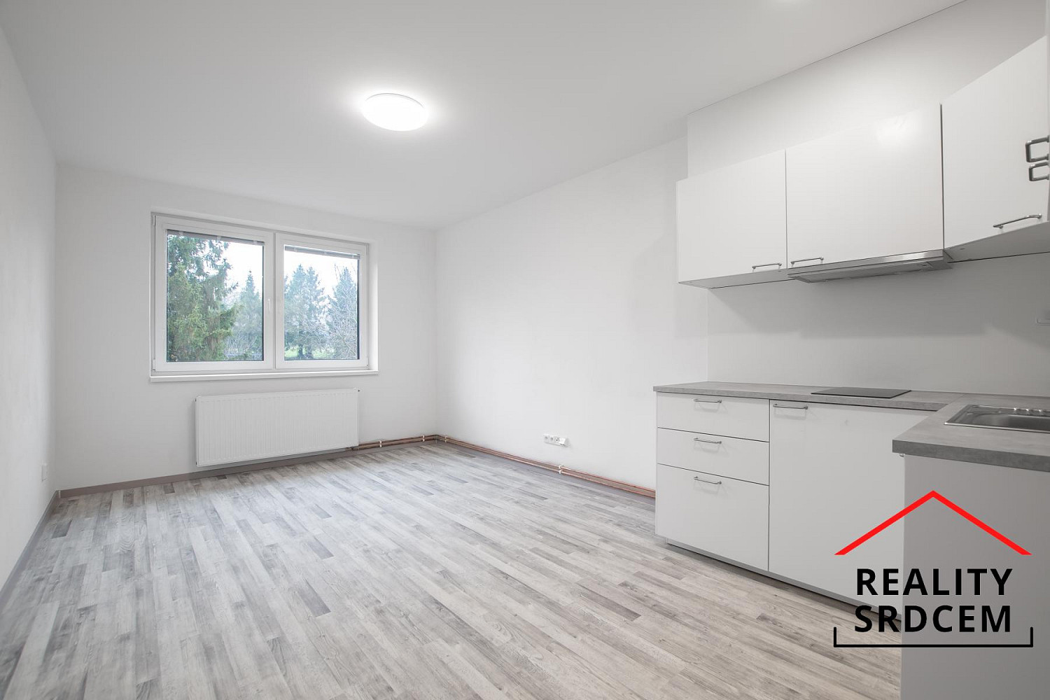 Pronájem bytu 1+kk 28 m² – fotografie 2