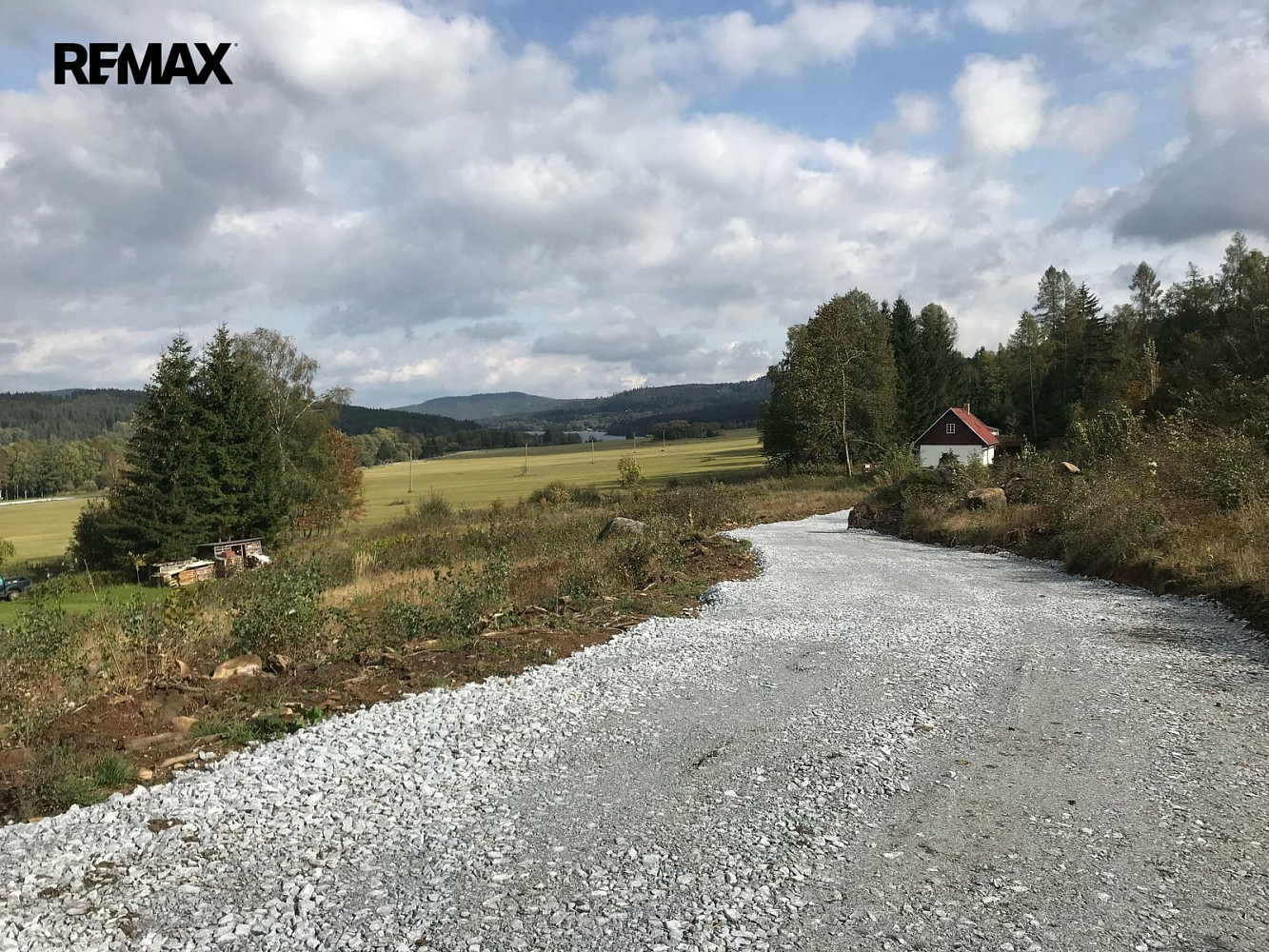 Prodej stavebního pozemku 2 020 m² – fotografie 3