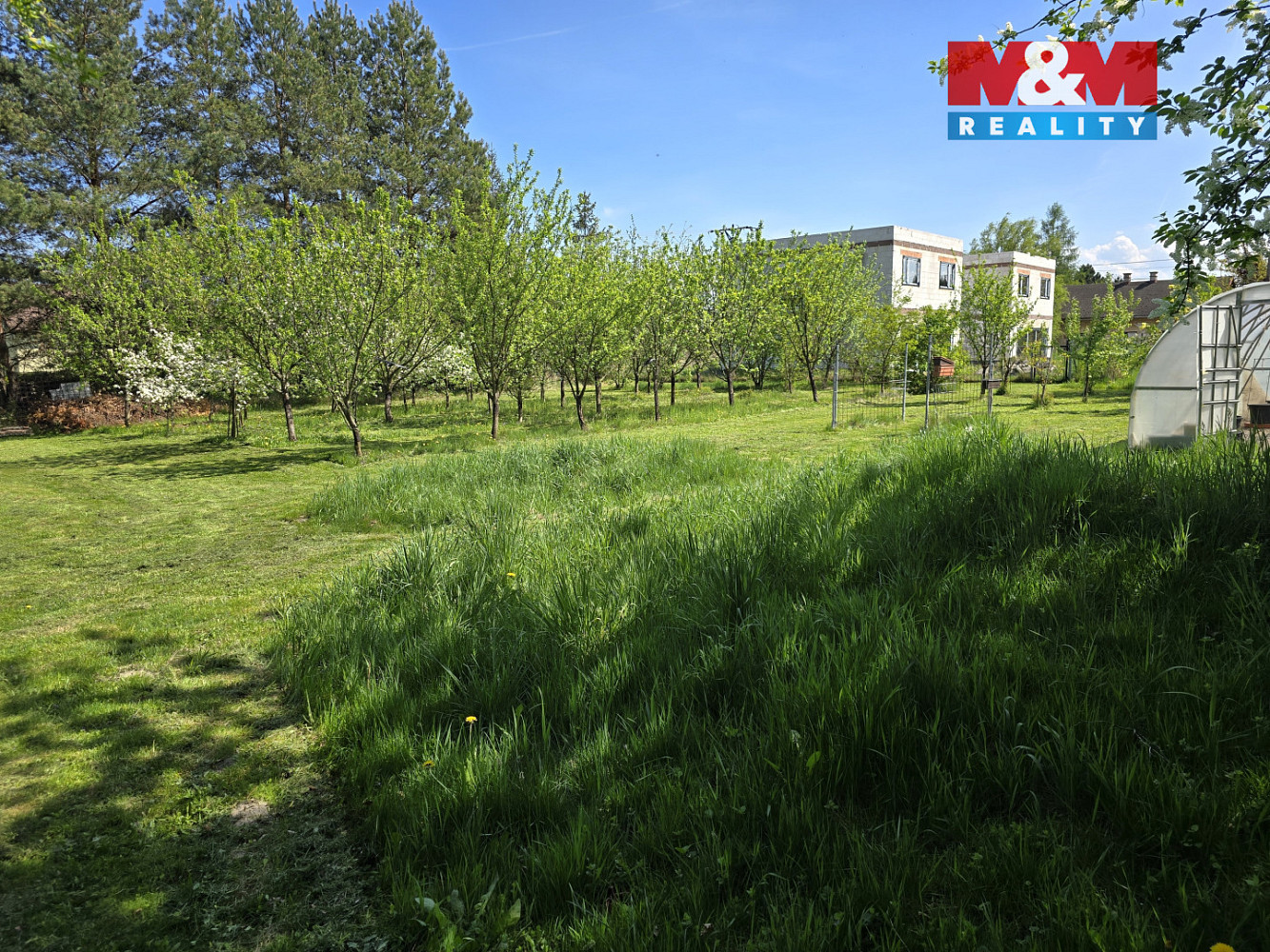 Prodej stavebního pozemku 1 963 m² – fotografie 3